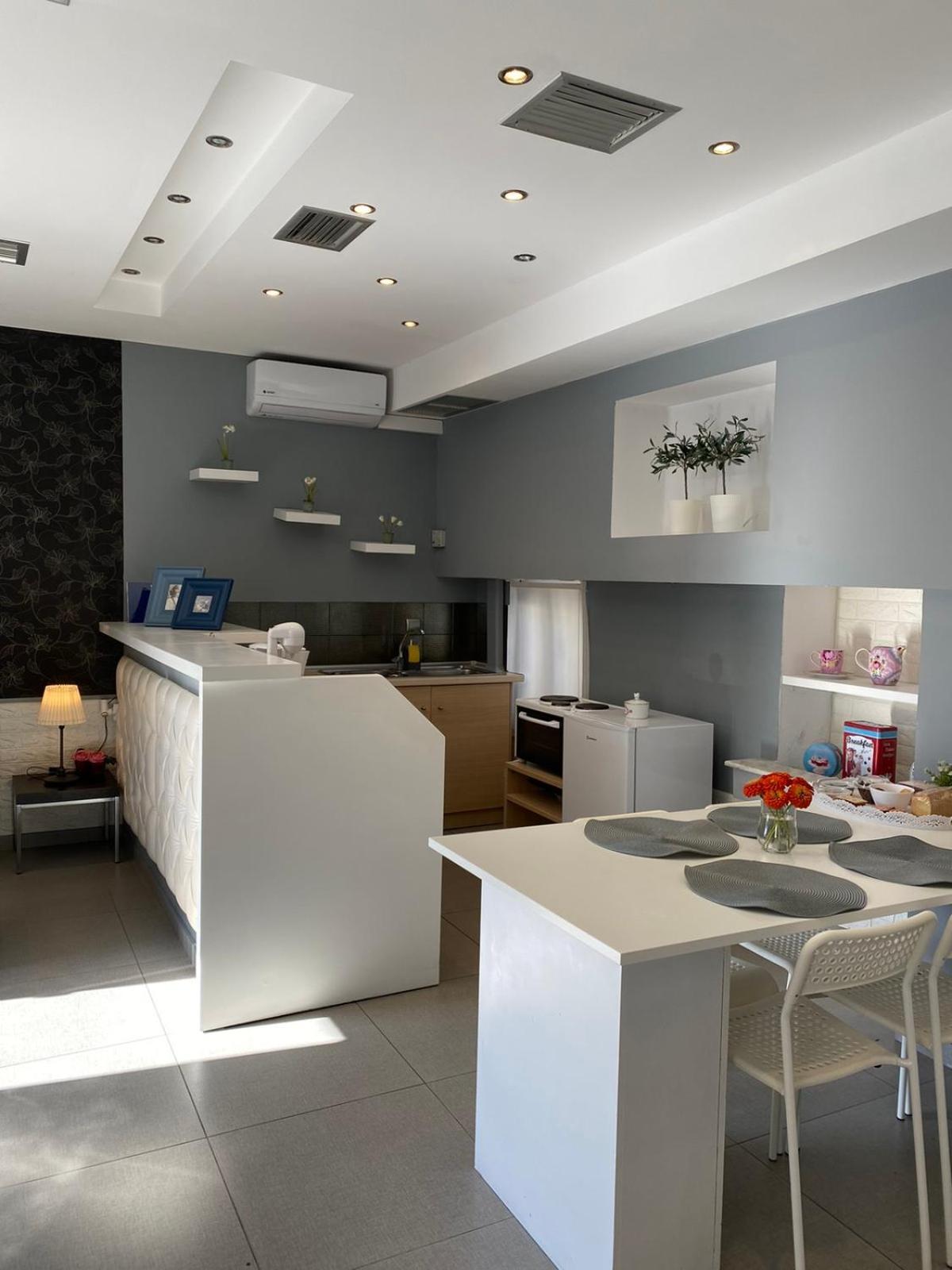 Apollonio Upper View Suites Corinth Екстер'єр фото